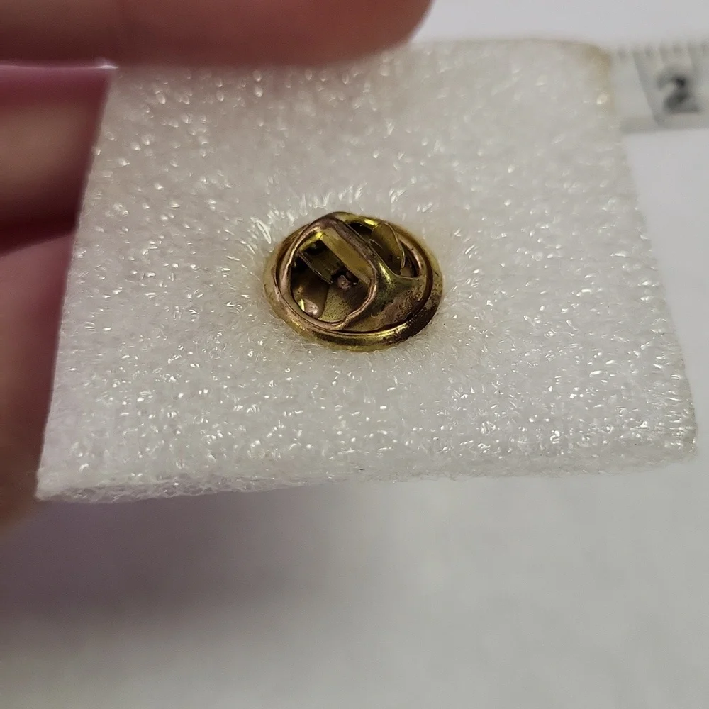 Heart Ribbon Pin - Picture 4 of 4